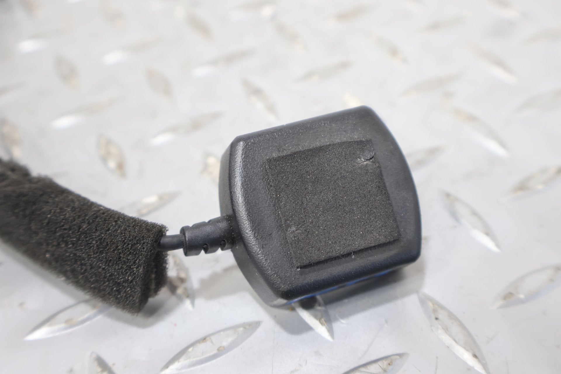 2016 Tesla X- Antenna