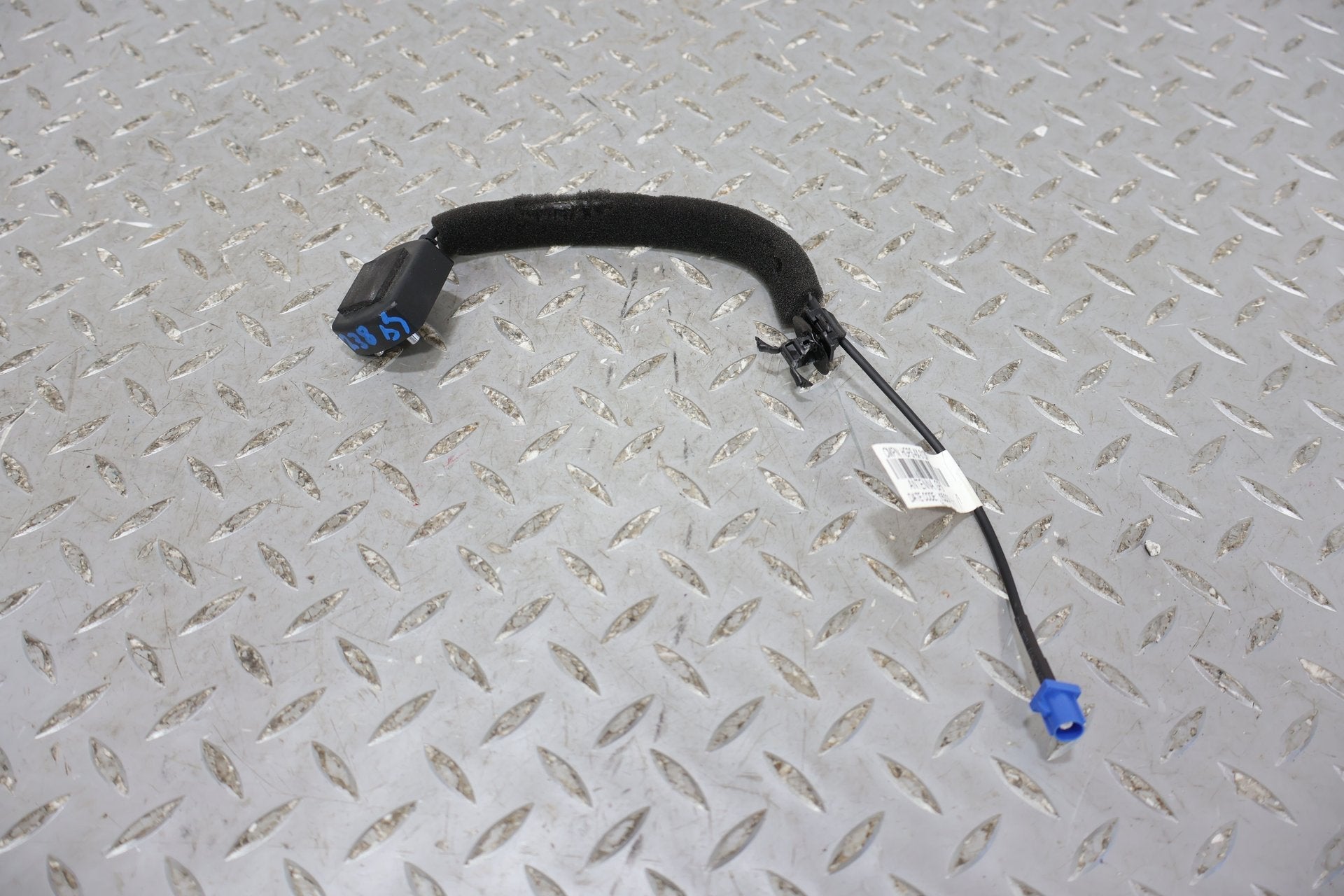 2016 Tesla X- Antenna