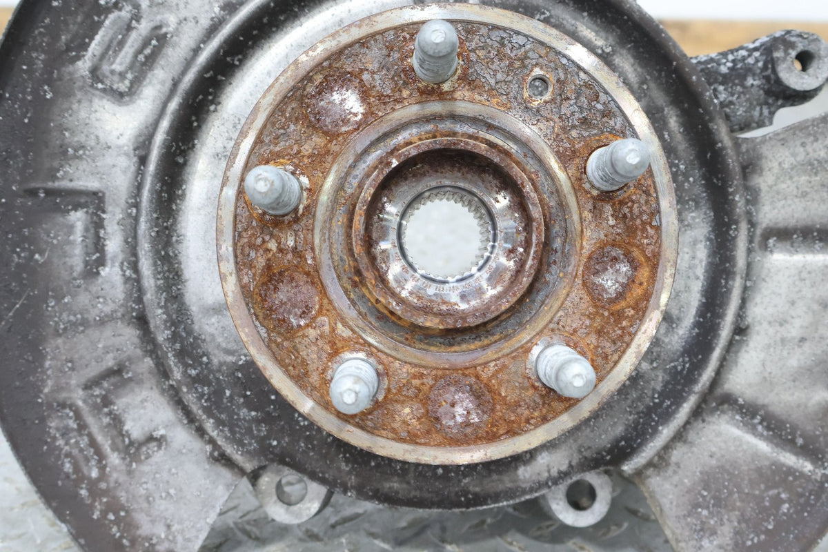 2016 Tesla X- REAR KNUCKLE/STUB AXLE