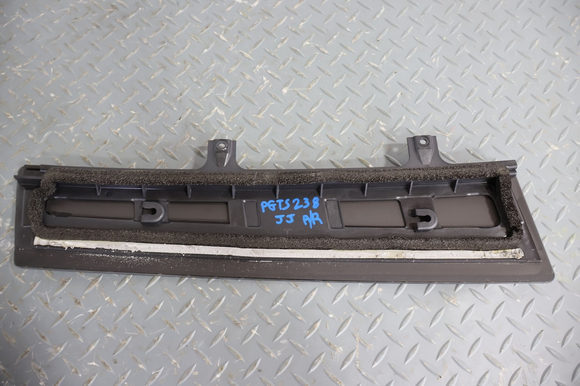 2016 Tesla X- Right Rear Door Window