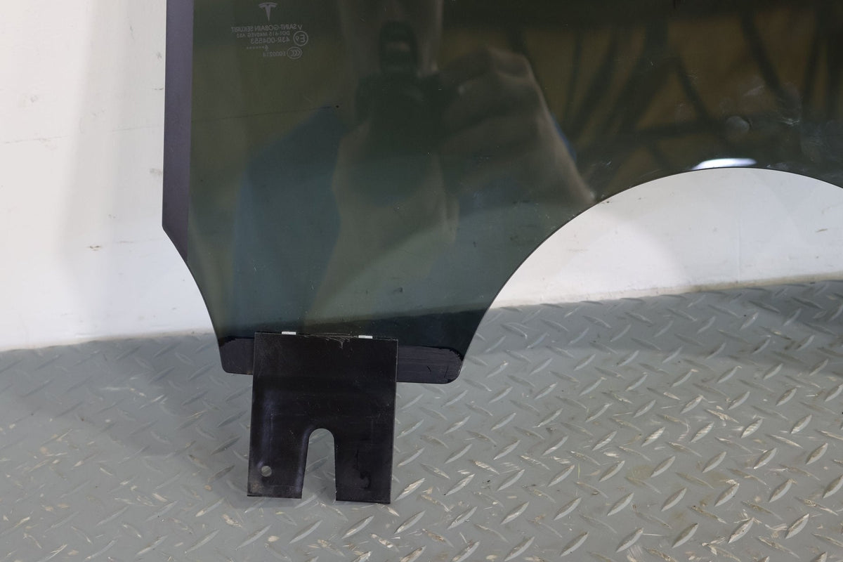 2016 Tesla X- Right Rear Door Window