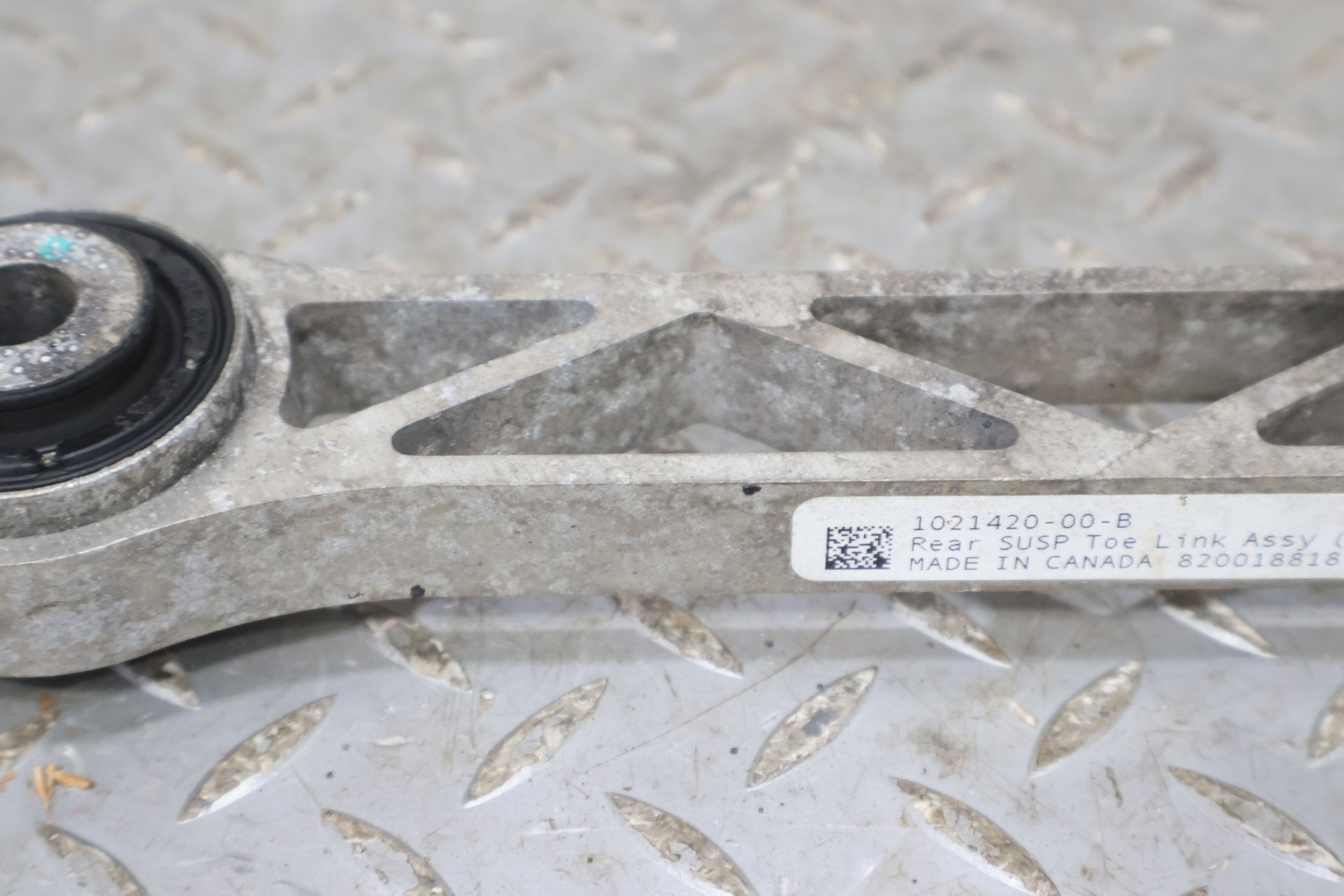 2016 Tesla X- UPPER CONTROL ARM REAR