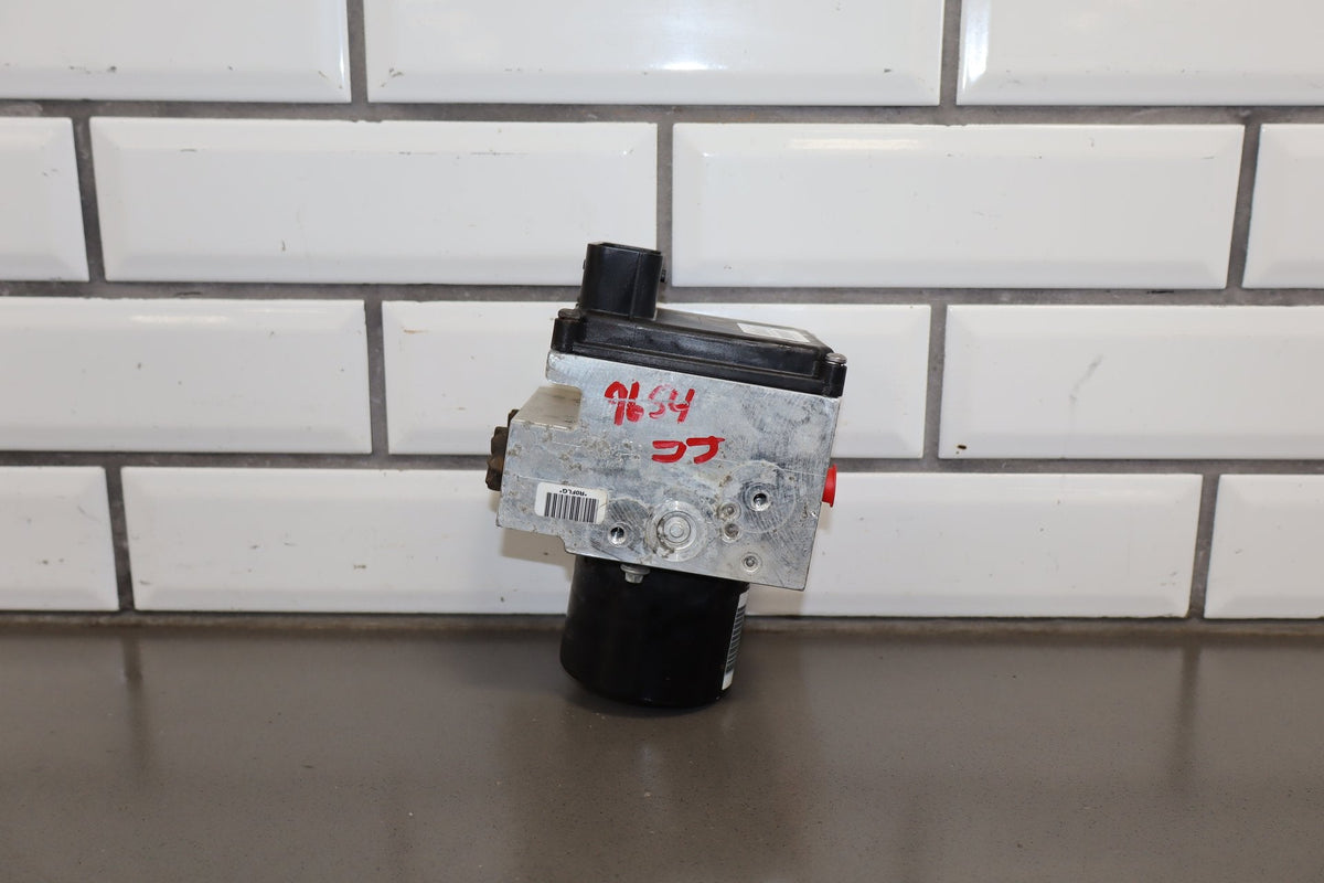 2017-2018 Ram 2500 ABS Pump Module Assembly 68143491AA OEM