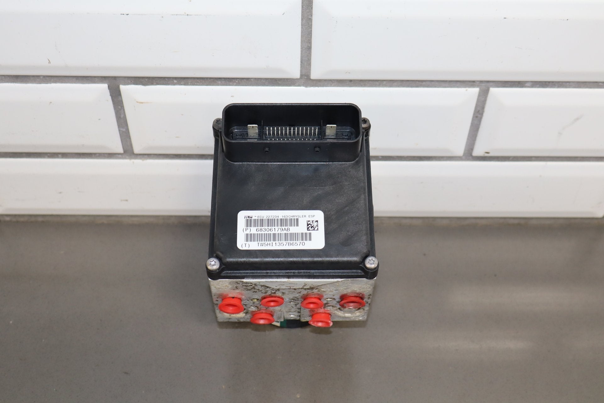 2017-2018 Ram 2500 ABS Pump Module Assembly 68143491AA OEM