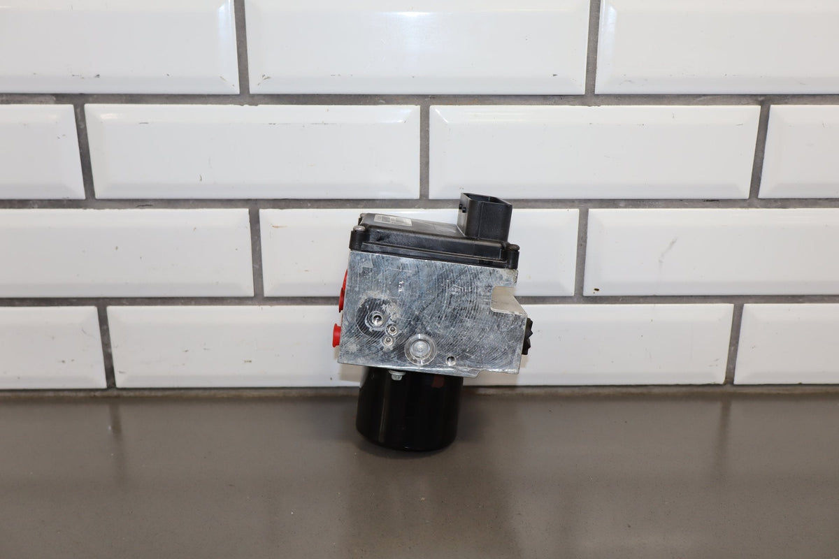 2017-2018 Ram 2500 ABS Pump Module Assembly 68143491AA OEM