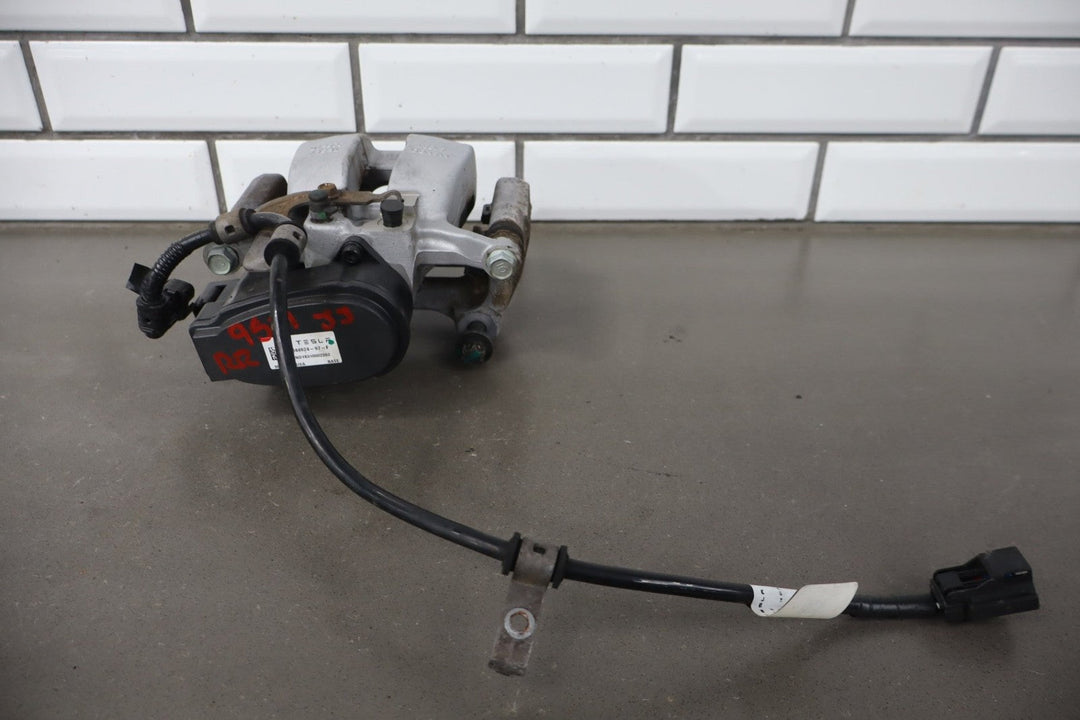 2017 - 2023 Tesla Model 3 Pair - OEM Rear Brake Calipers 104624 - 97 - F