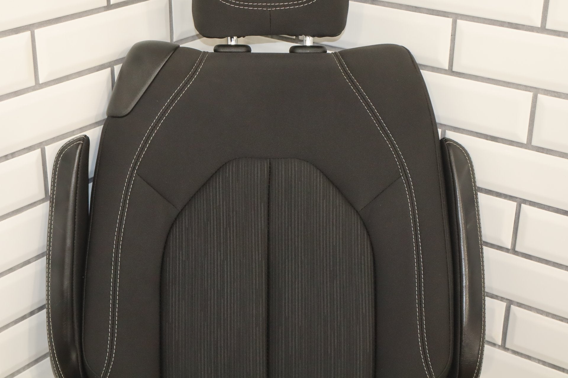 2017-2024 Chrysler Pacifica 2nd Row Right Outer Seat Assembly Black Cloth OEM