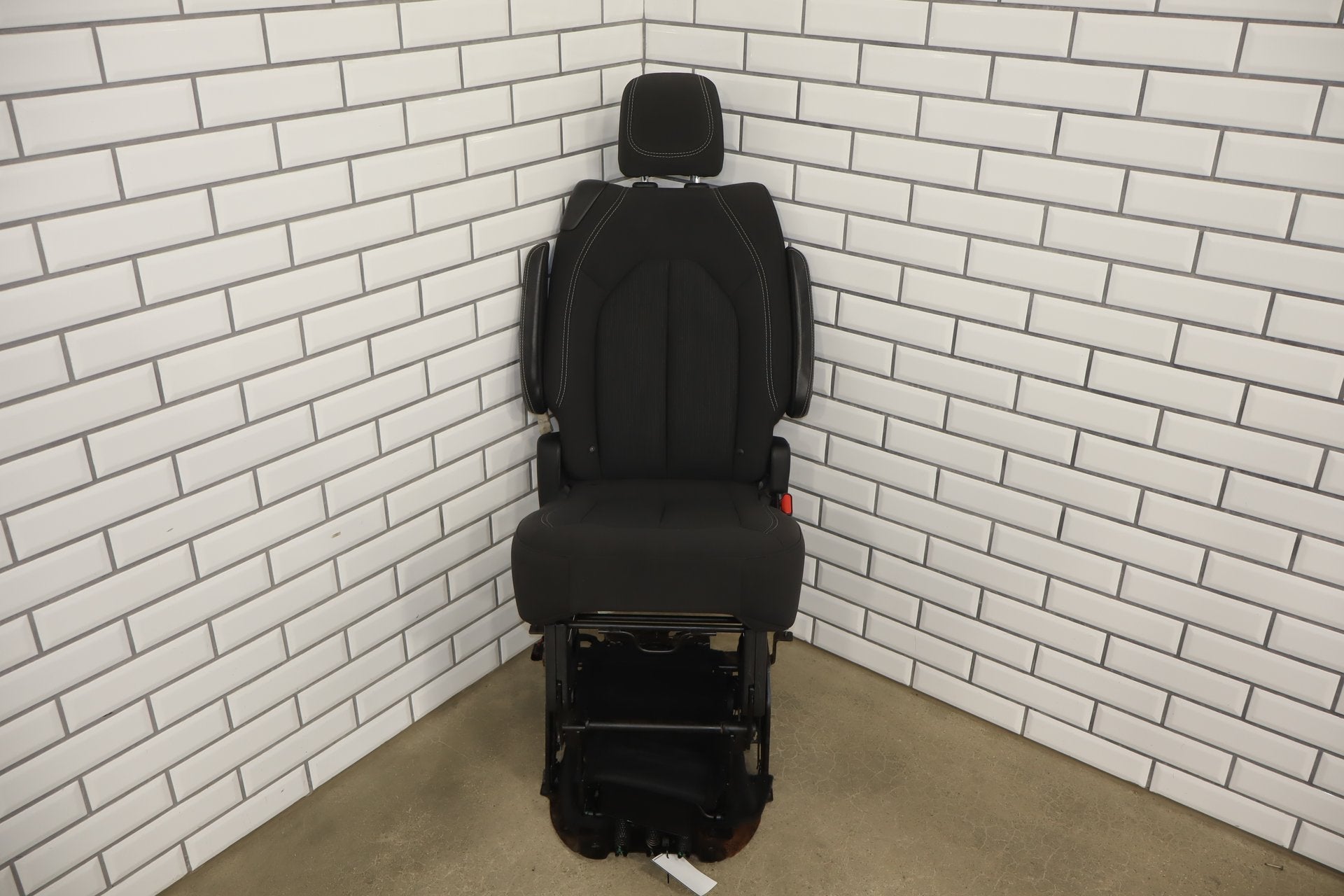 2017-2024 Chrysler Pacifica 2nd Row Right Outer Seat Assembly Black Cloth OEM