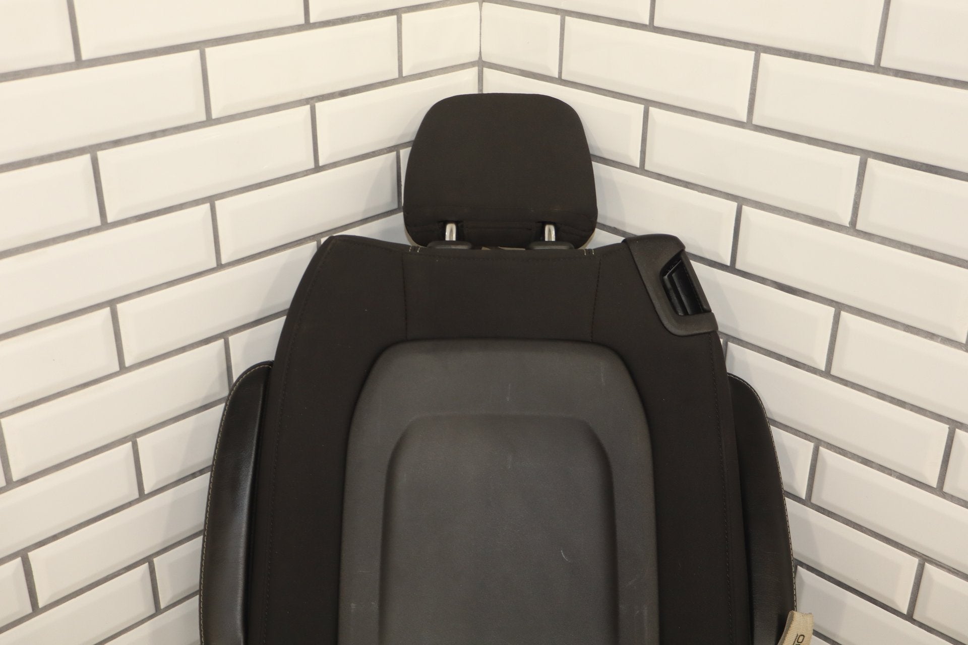 2017-2024 Chrysler Pacifica 2nd Row Right Outer Seat Assembly Black Cloth OEM