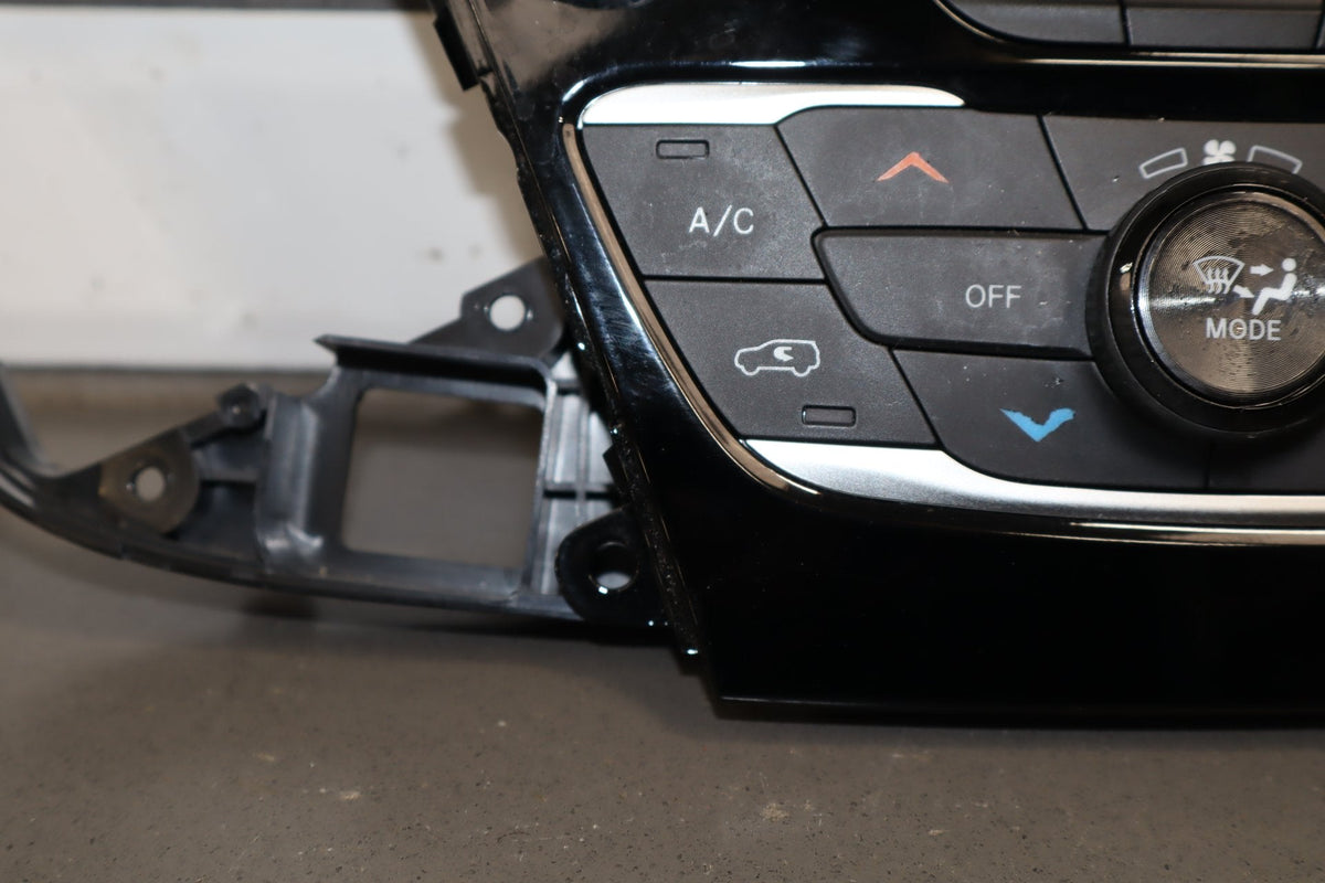 2017-2024 Chrysler Pacifica Climate Control OEM
