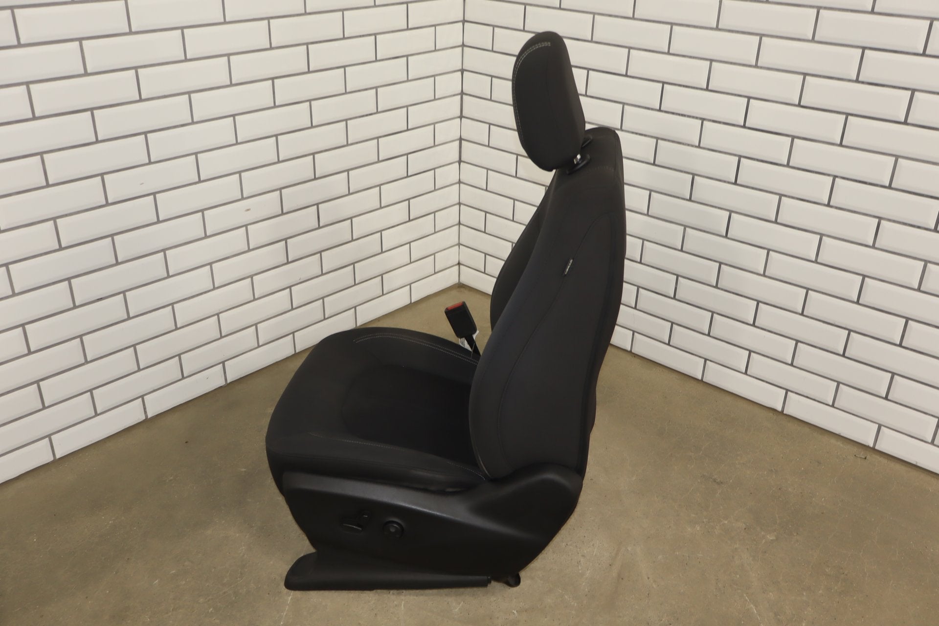 2017-2024 Chrysler Pacifica Driver Left Front Seat OEM Cloth