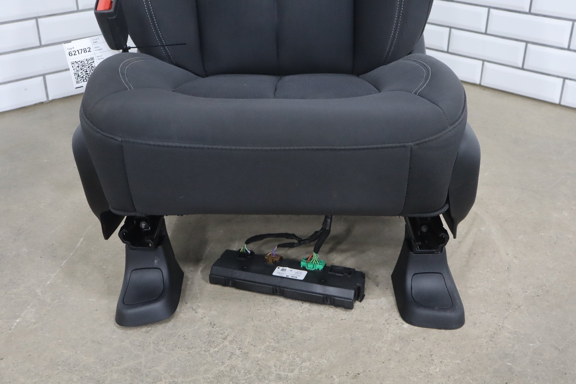 2017-2024 Chrysler Pacifica Driver Left Front Seat OEM Cloth