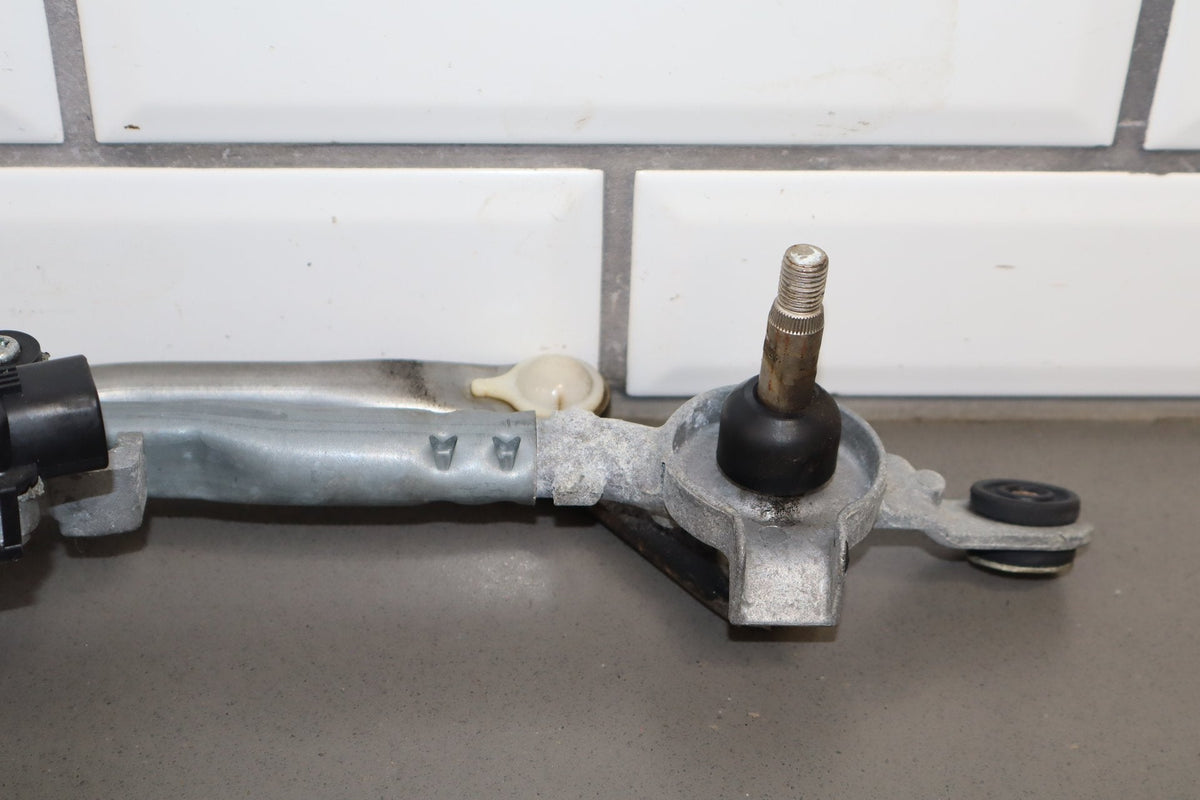 2017-2024 Chrysler Pacifica Front Windshield Wiper Motor OEM