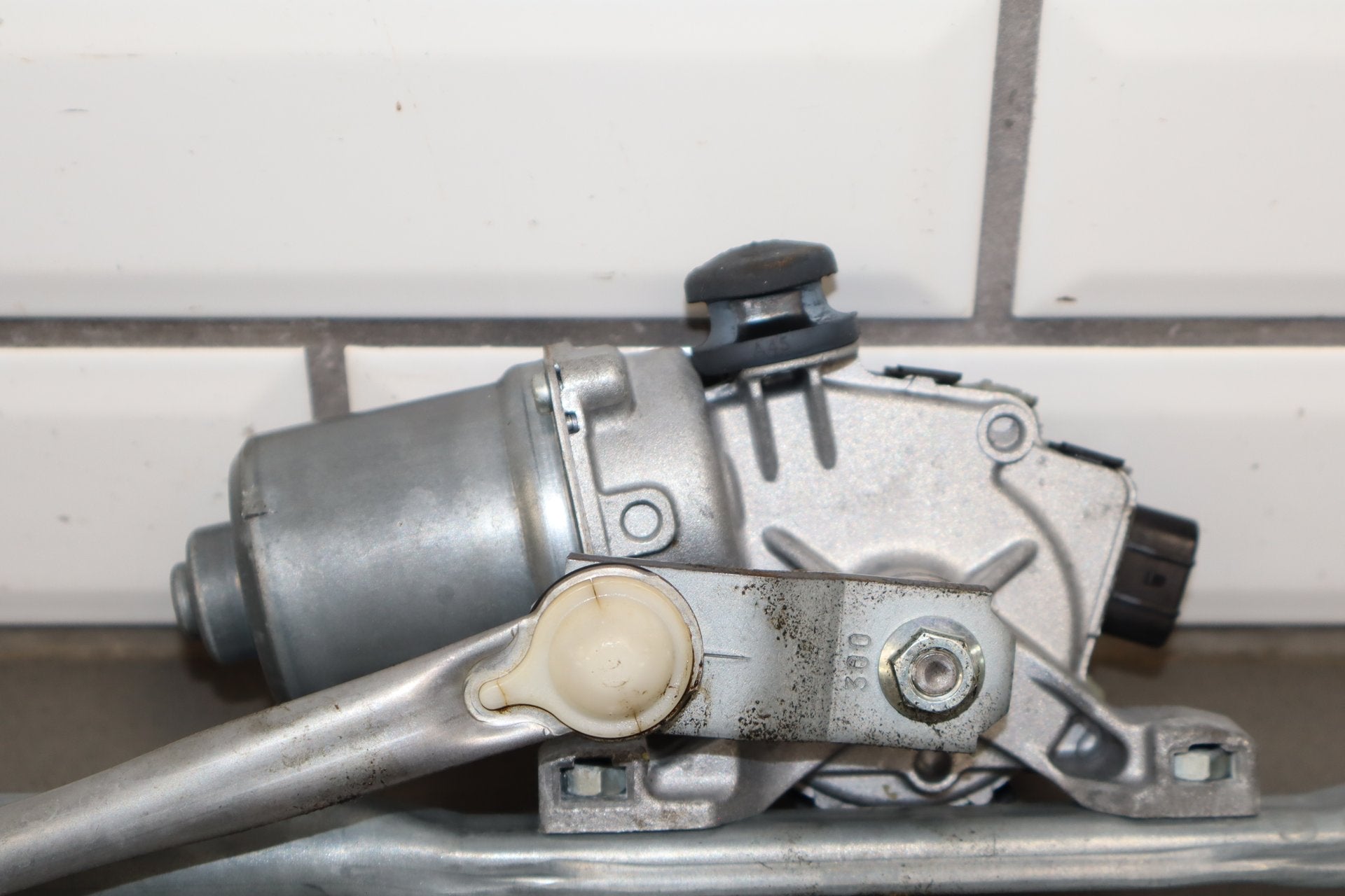 2017-2024 Chrysler Pacifica Front Windshield Wiper Motor OEM