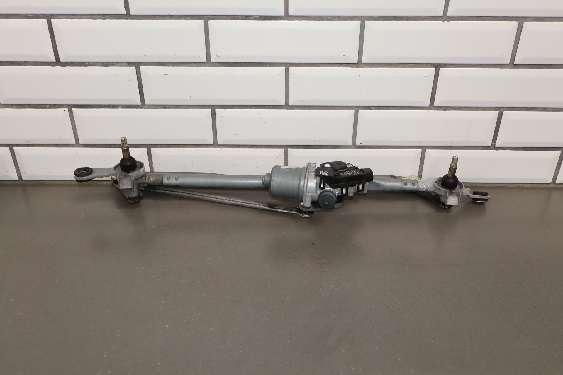 2017-2024 Chrysler Pacifica Front Windshield Wiper Motor OEM