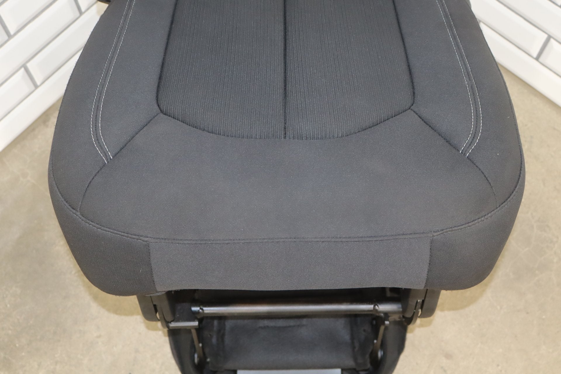 2017-2024 Chrysler Pacifica Left Rear 2nd Row Seat/Chair Cloth OEM