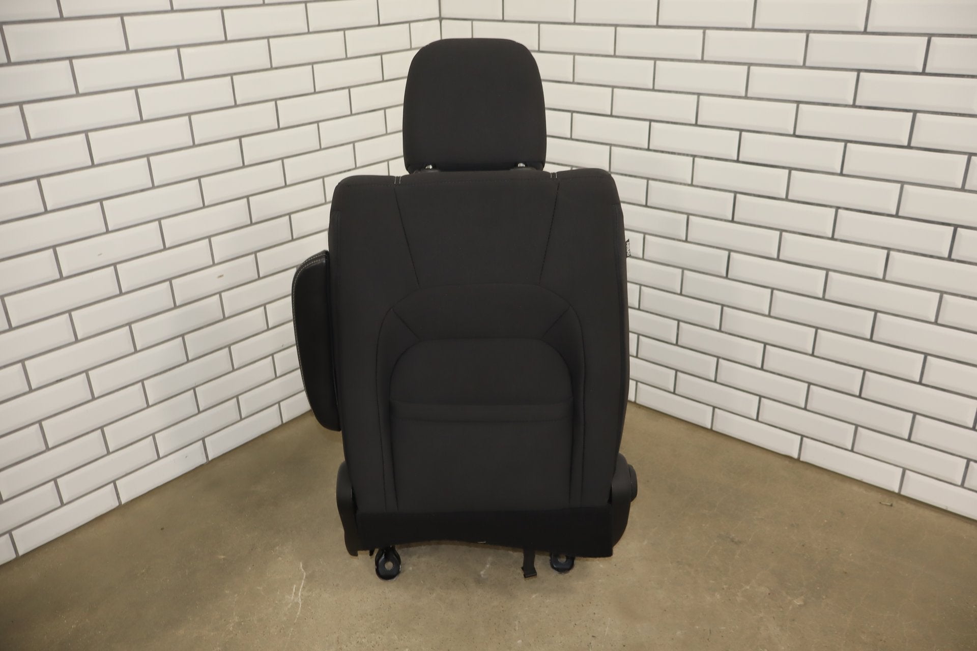 2017-2024 Chrysler Pacifica Passenger RH Right Front Seat Clotch Black X3