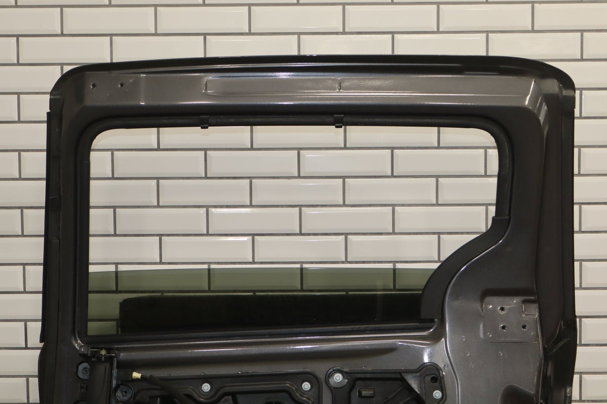 2017-2024 Chrysler Pacifica Right Rear Door Granite Crystal ( PAU )