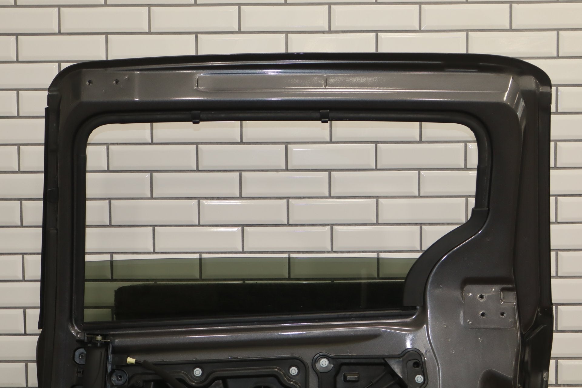 2017-2024 Chrysler Pacifica Right Rear Door Granite Crystal ( PAU )