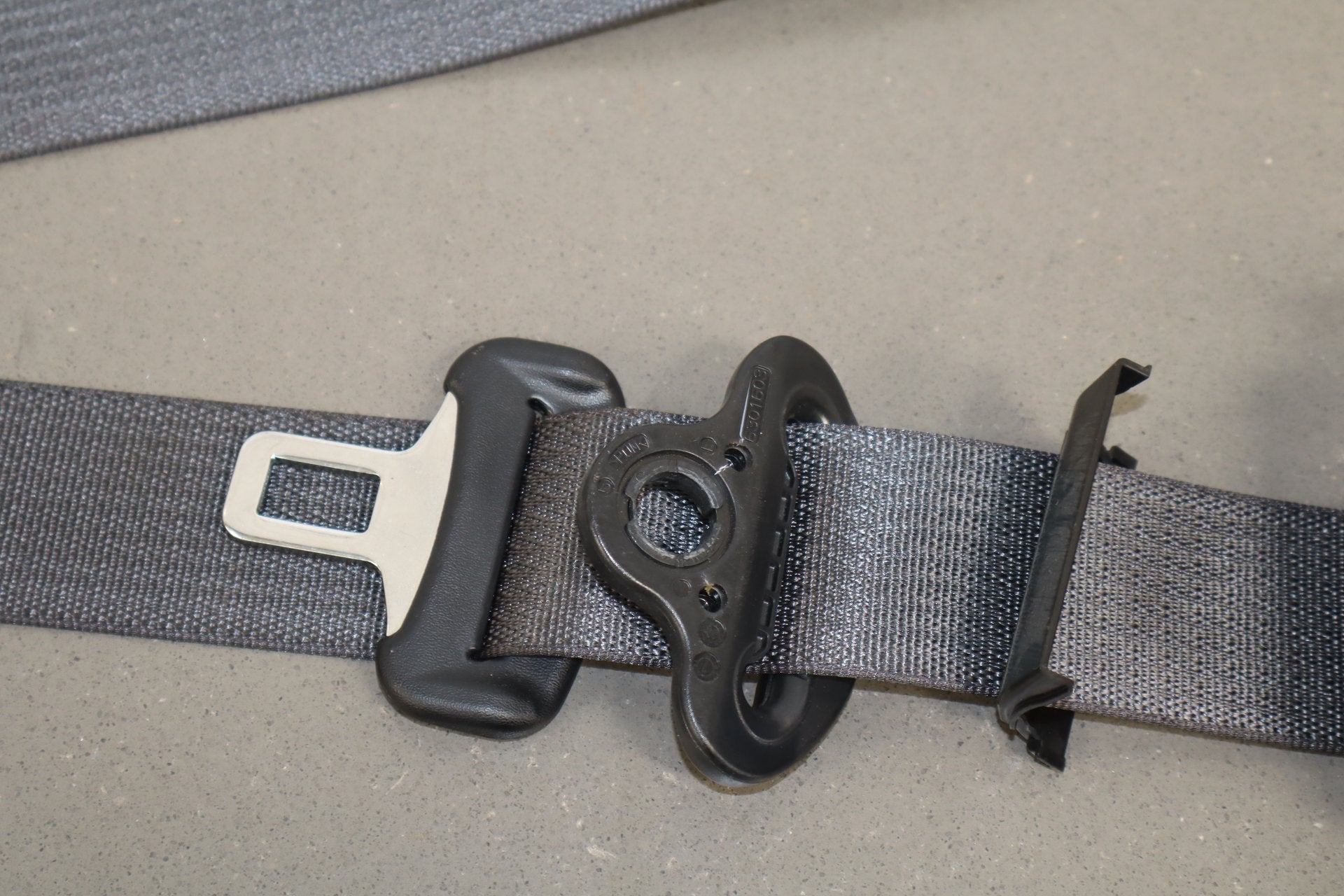2017-2024 Chrysler Pacifica Touring Plus Left Rear Seat Belt X3