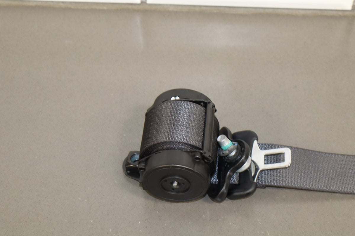 2017-2024 Chrysler Pacifica Touring Plus Right Rear Seat Belt X3