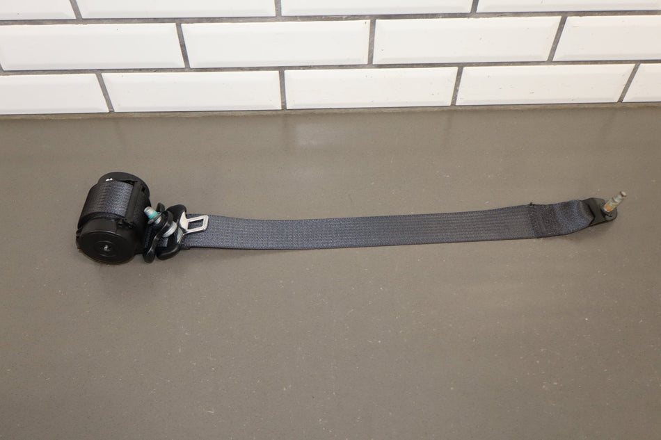2017-2024 Chrysler Pacifica Touring Plus Right Rear Seat Belt X3