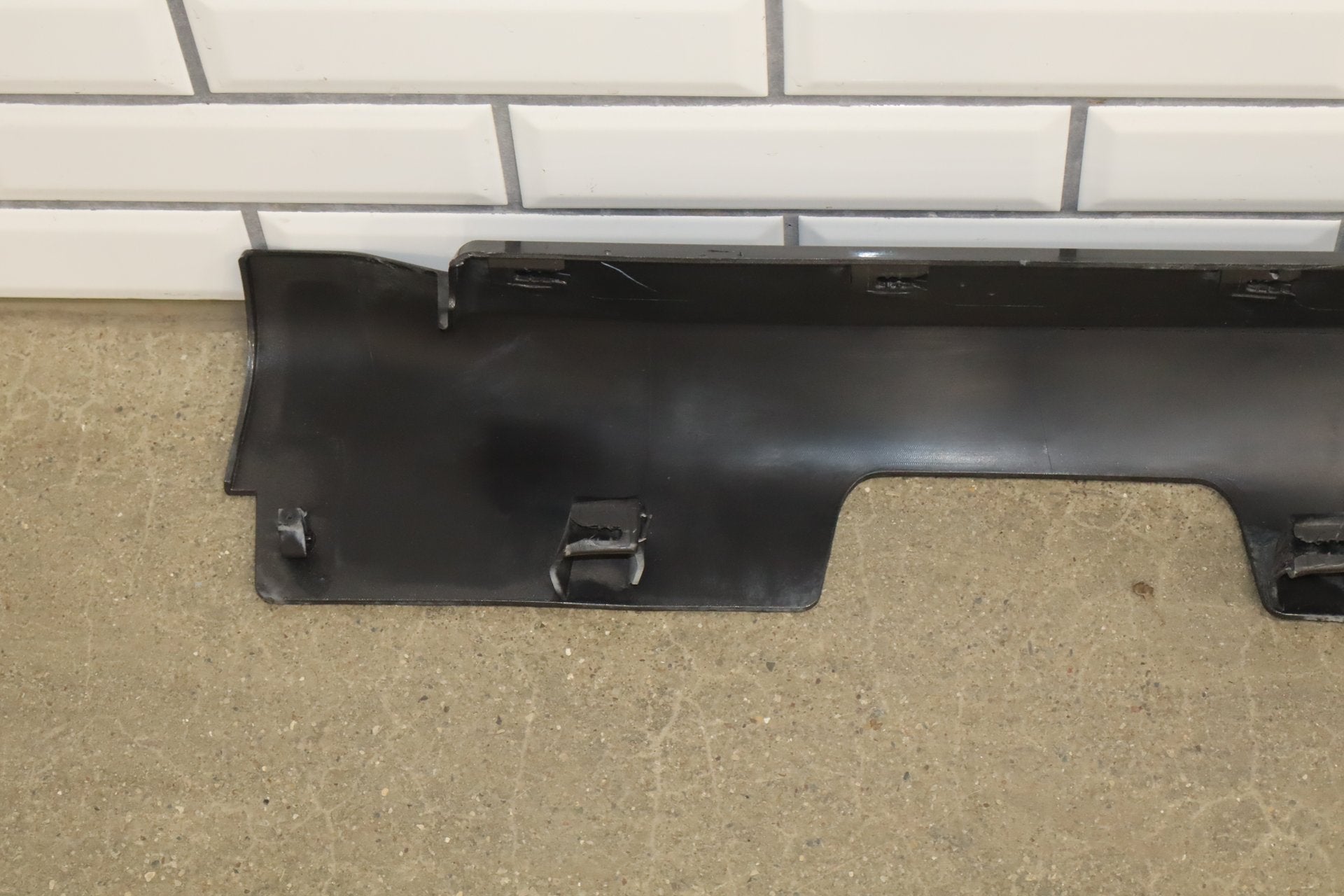 2017-2024 Chrysler Pacifica Touring Plus Right Rocker Molding Granite Crystal Granite Crystal