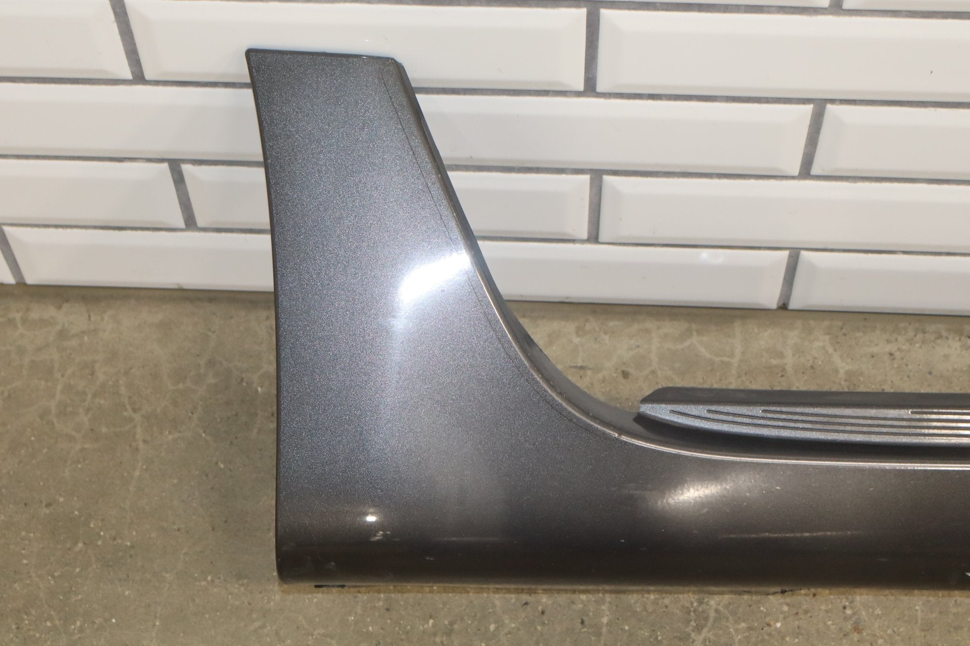 2017-2024 Chrysler Pacifica Touring Plus Right Rocker Molding Granite Crystal Granite Crystal