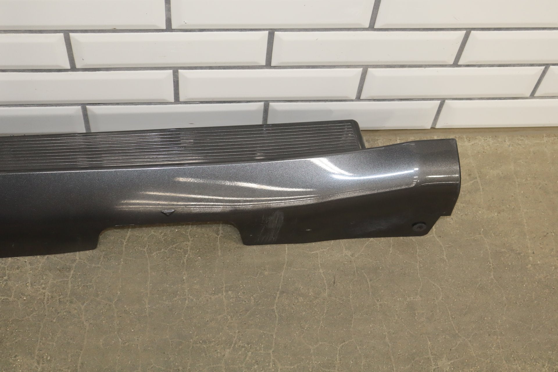 2017-2024 Chrysler Pacifica Touring Plus Right Rocker Molding Granite Crystal Granite Crystal