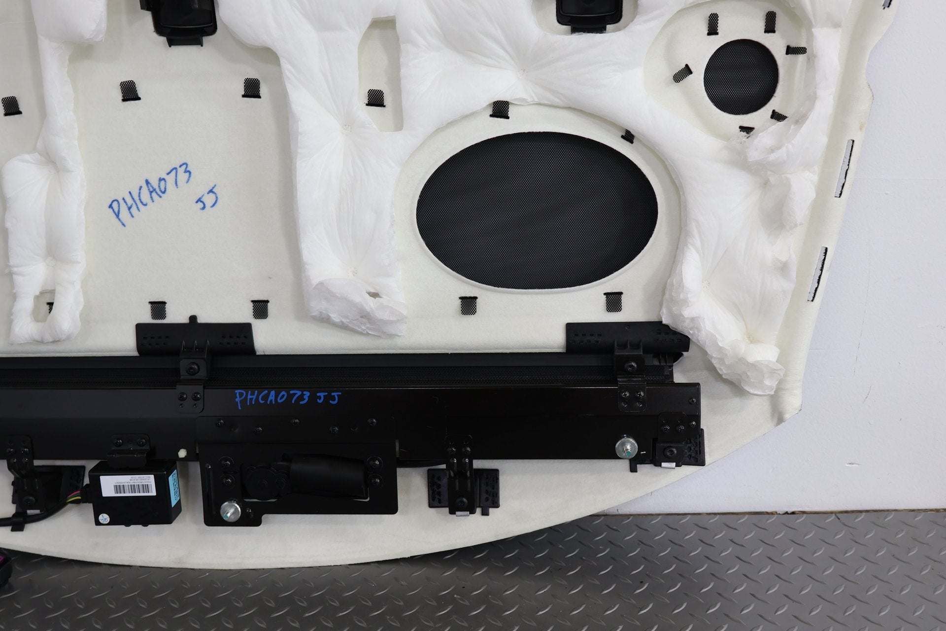 2017 Cadillac CTS- Parcel Shelf