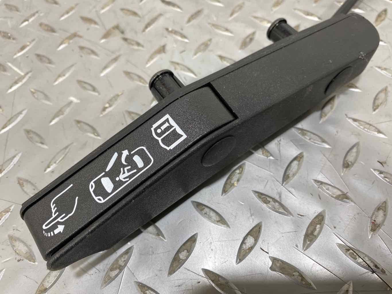 2017 Chevrolet Corvette- Right Front Door Latch
