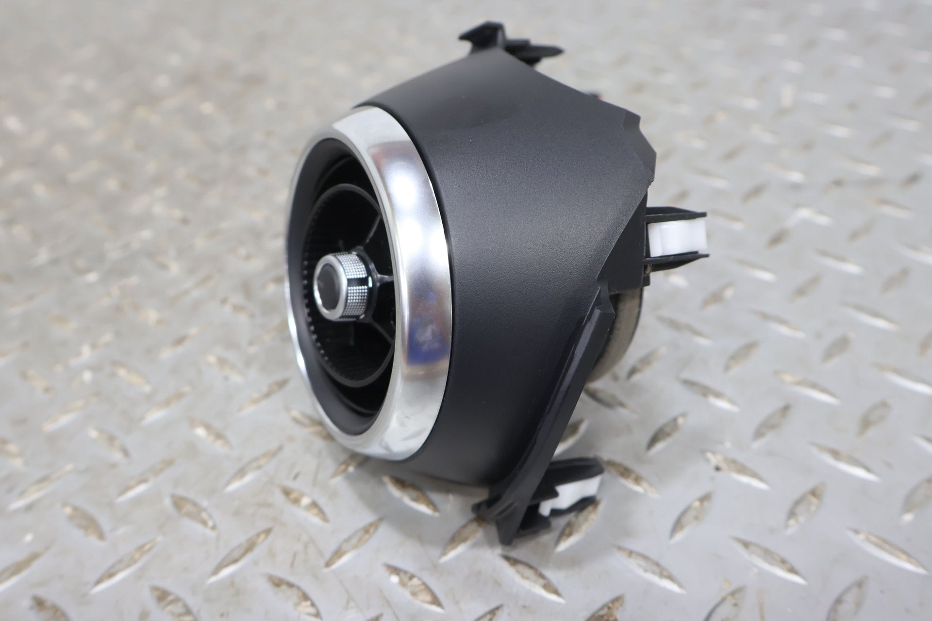 2017 Fiat 124 Spider- Dash Vent