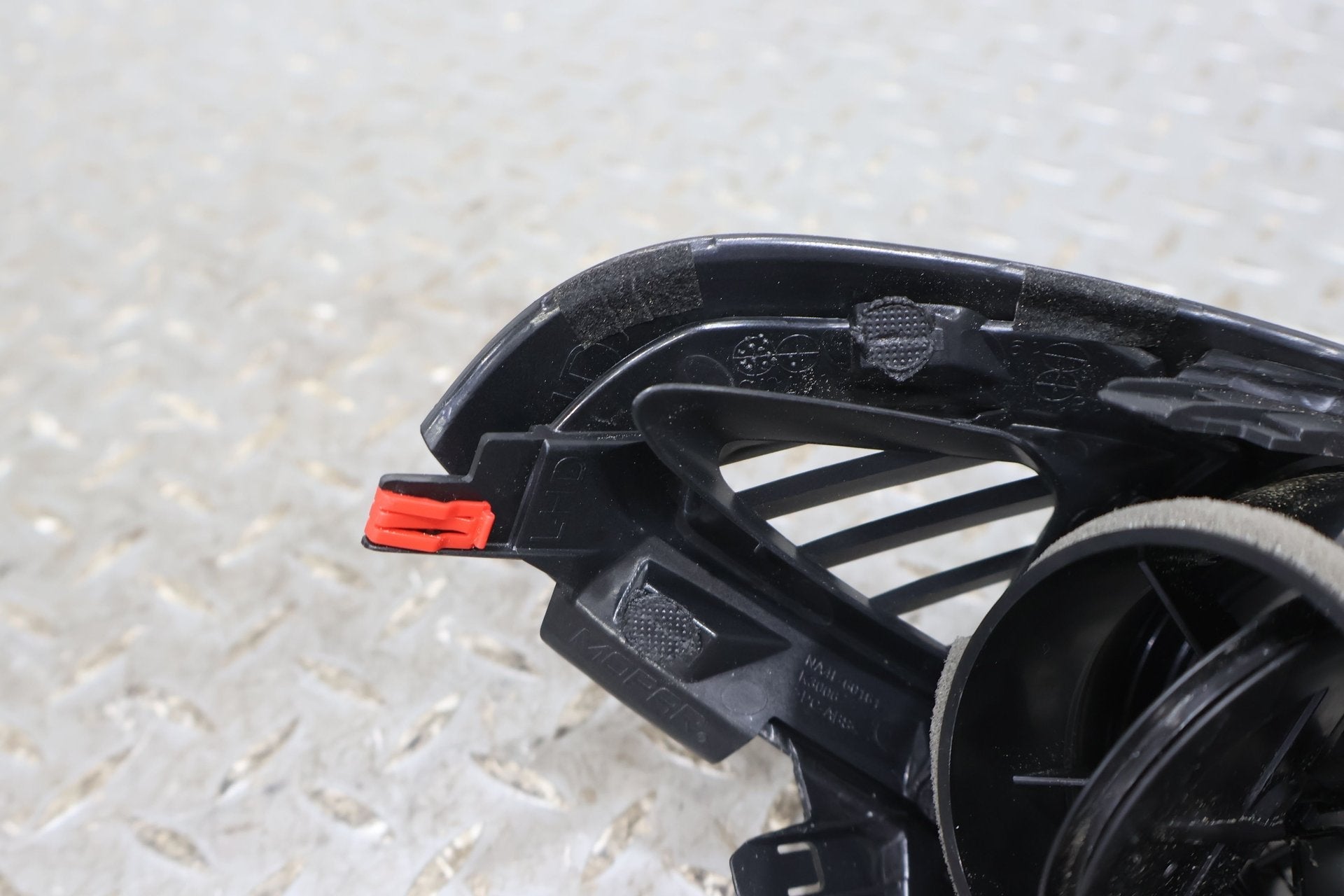 2017 Fiat 124 Spider- Dash Vent
