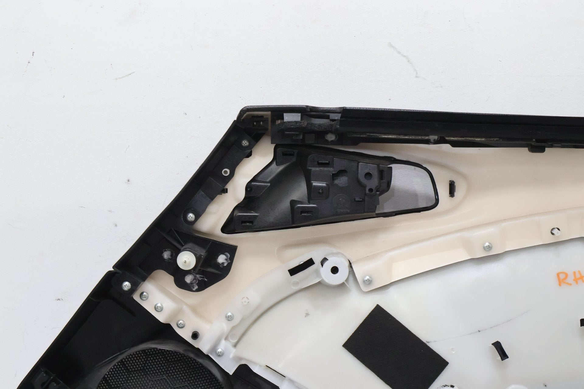 2017 Fiat 124 Spider- FRONT DOOR TRIM PANEL