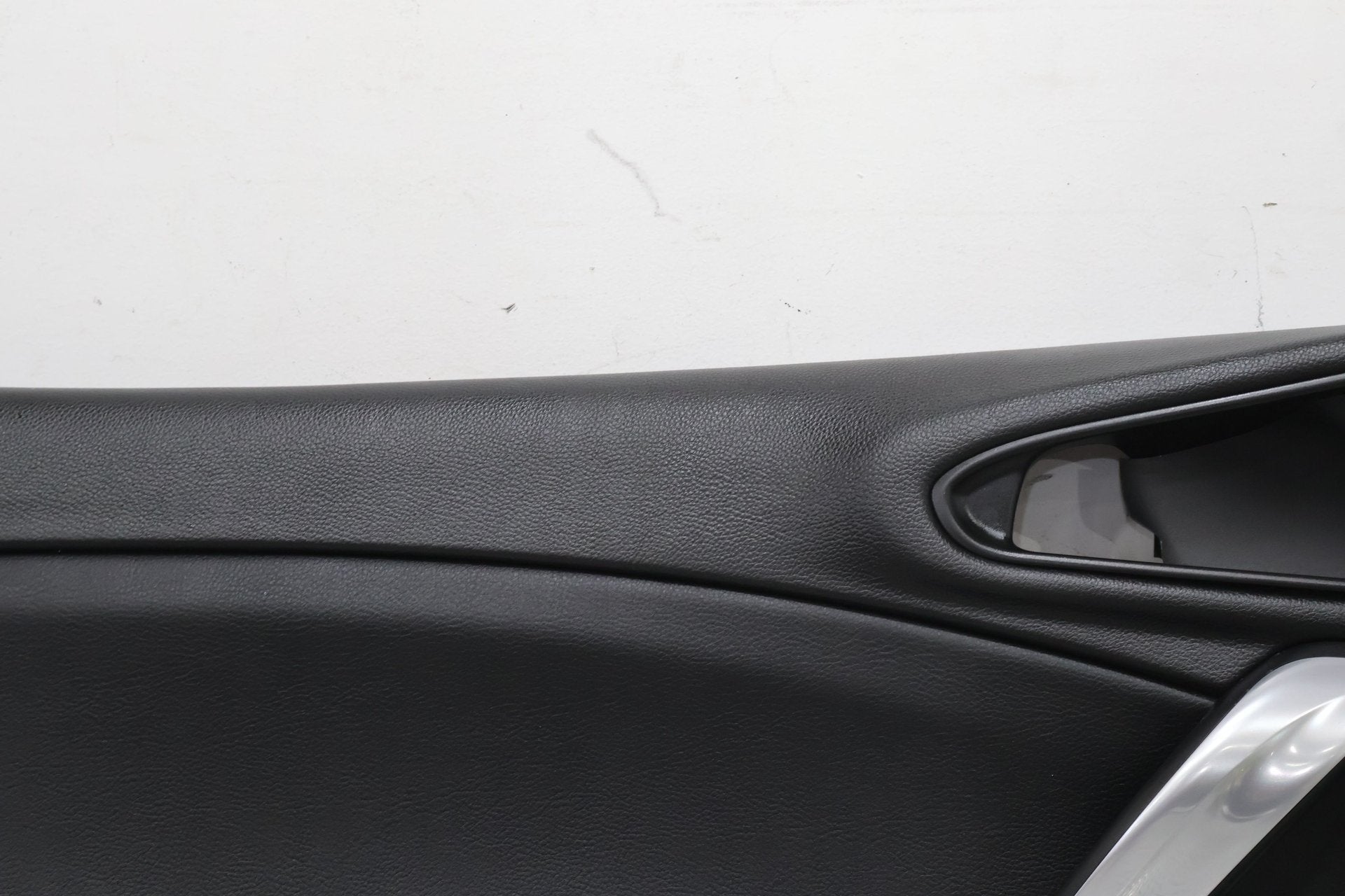 2017 Fiat 124 Spider- FRONT DOOR TRIM PANEL