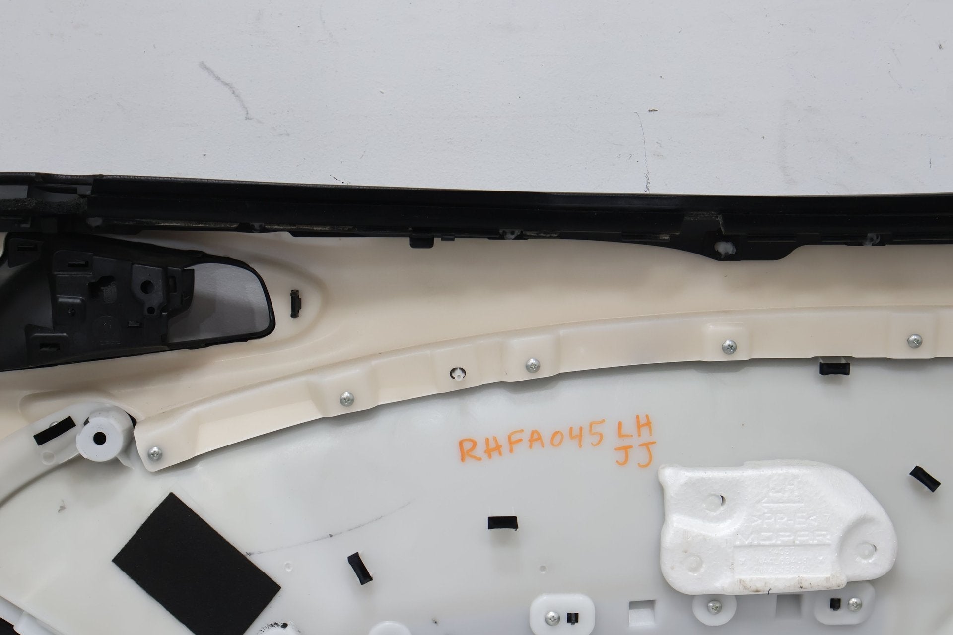 2017 Fiat 124 Spider- FRONT DOOR TRIM PANEL