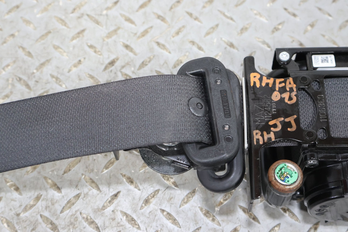 2017 Fiat 124 Spider- Front Seat Belt