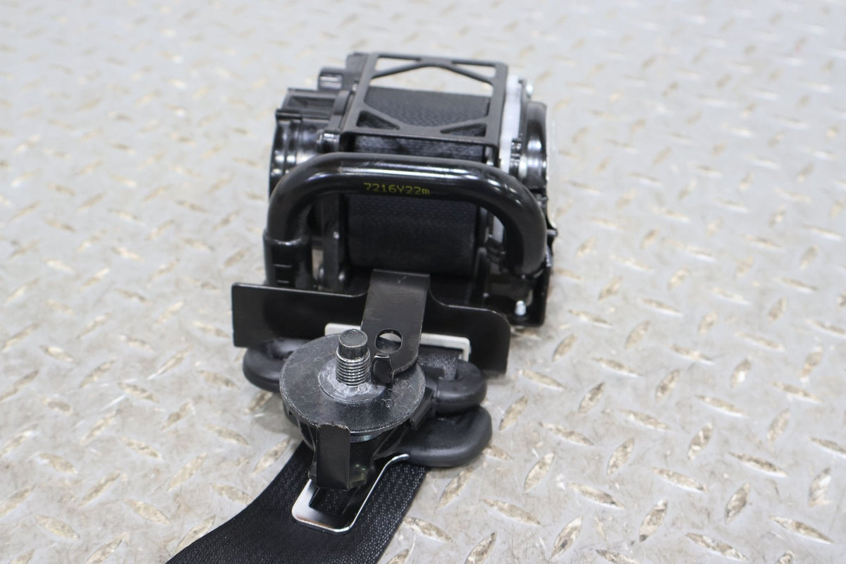 2017 Fiat 124 Spider- Front Seat Belt