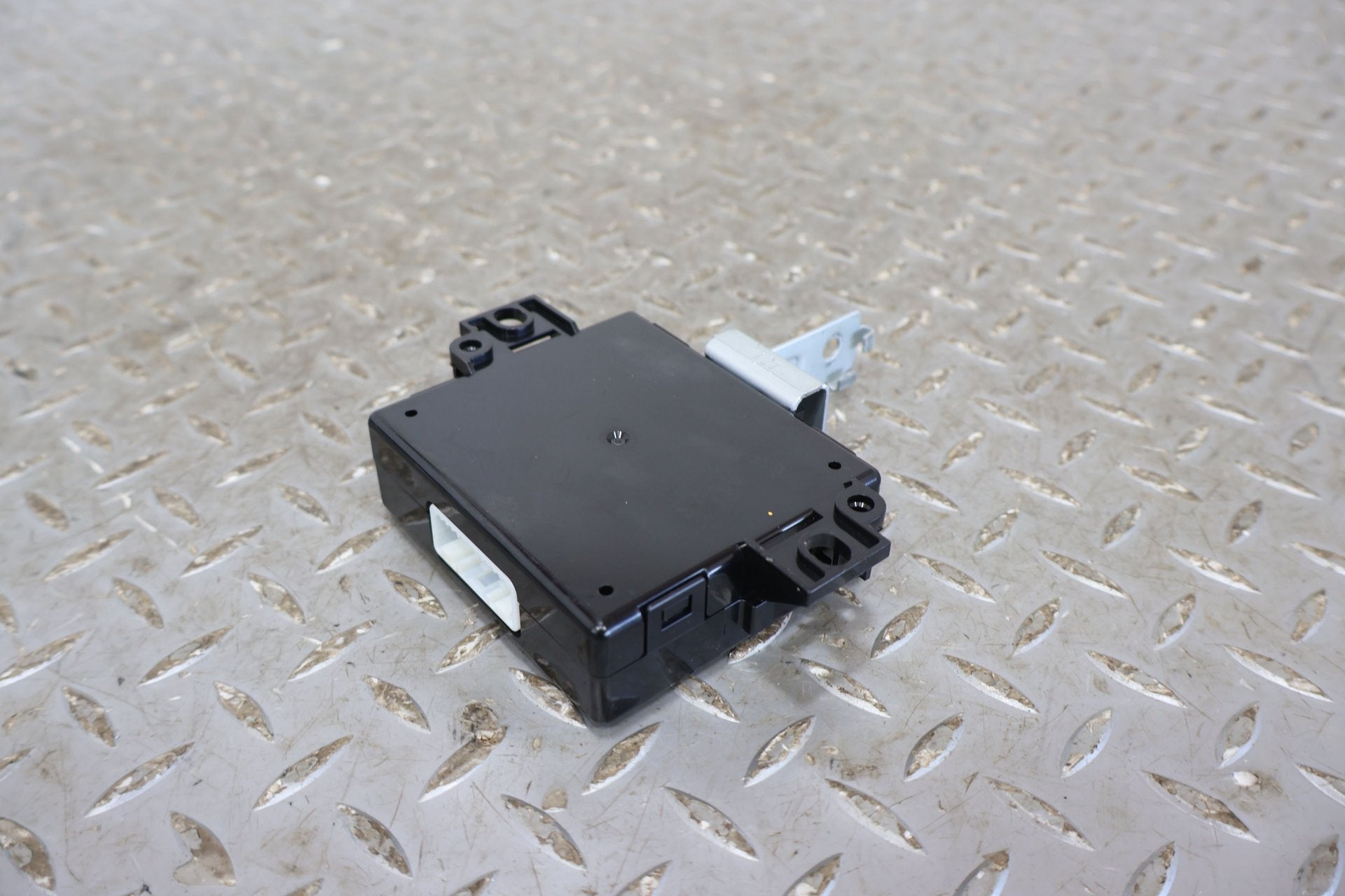 2017 Nissan Titan XD- Chassis Control Module