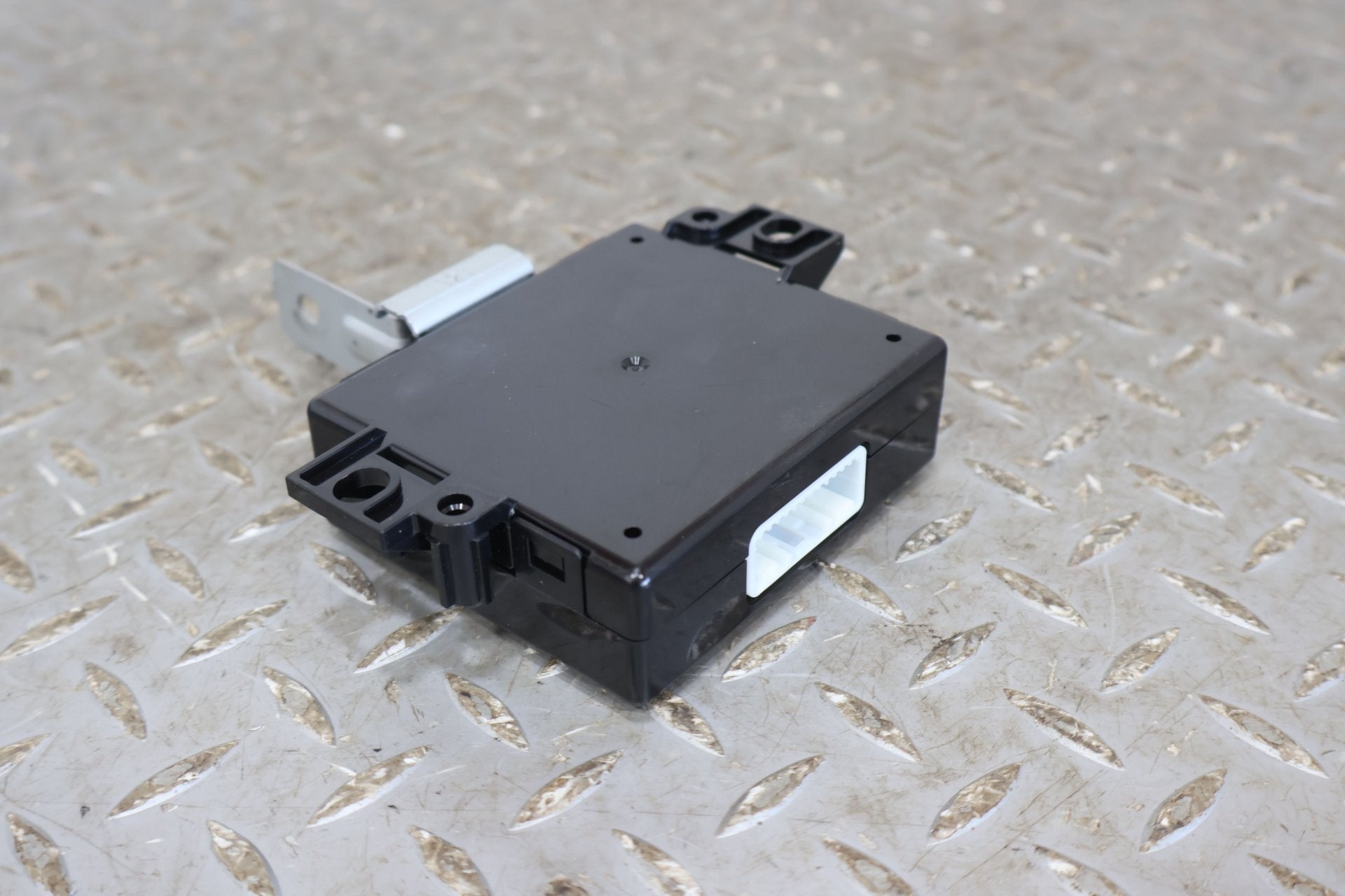 2017 Nissan Titan XD- Chassis Control Module