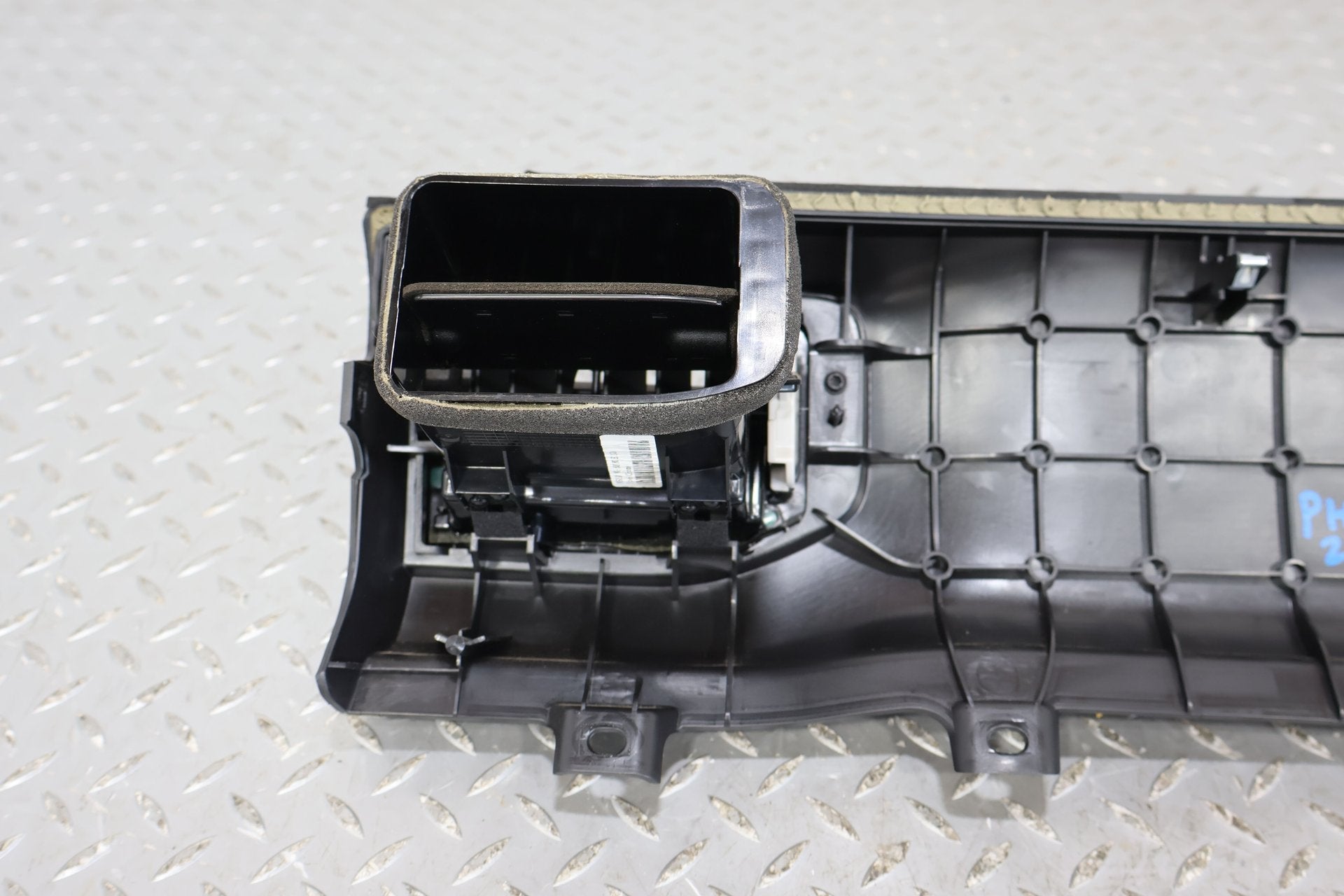 2017 Nissan Titan XD- Dash Vent