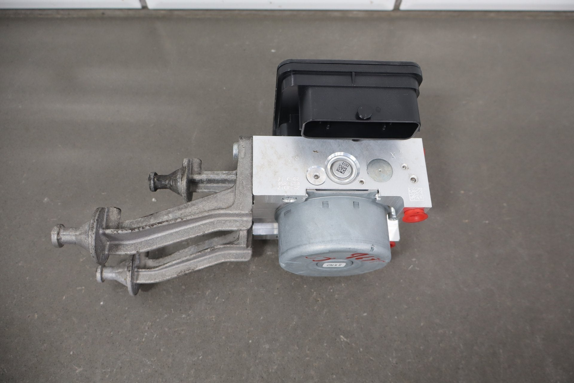 2018-2023 Dodge Challenger ABS Brake Unit 68399772AC OEM