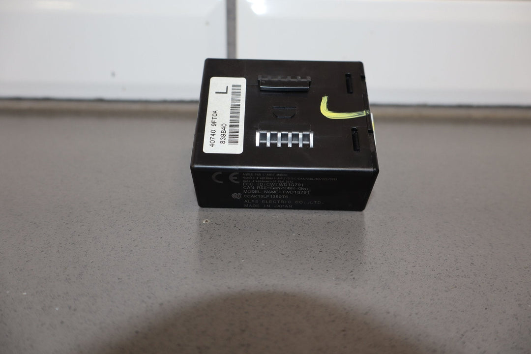 2018 - 2024 Nissan Titan TPMS Tire Pressure Monitoring System Antenna