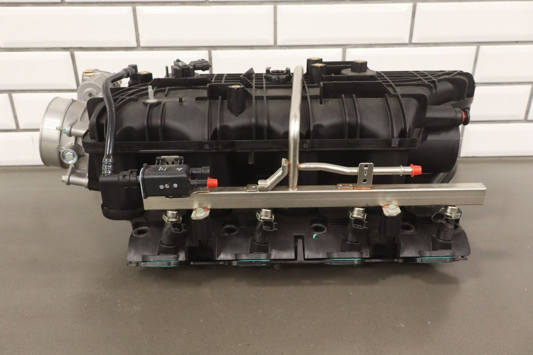 2018 Chevrolet Express 2500 6.0L V8 Intake Manifold with Fuel OEM
