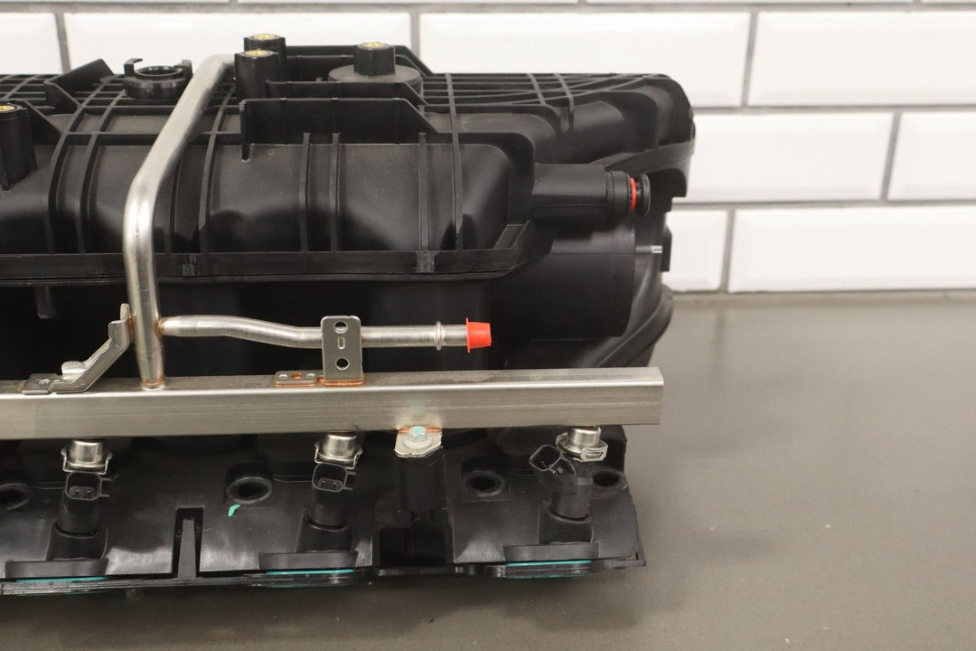 2018 Chevrolet Express 2500 6.0L V8 Intake Manifold with Fuel OEM