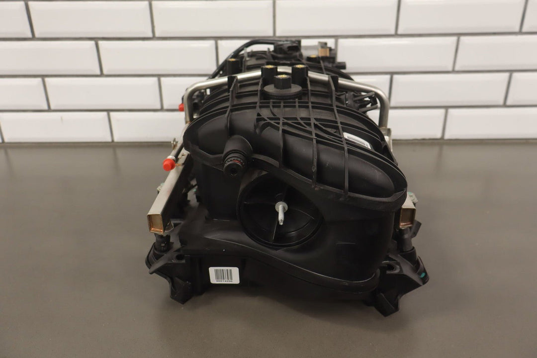 2018 Chevrolet Express 2500 6.0L V8 Intake Manifold with Fuel OEM