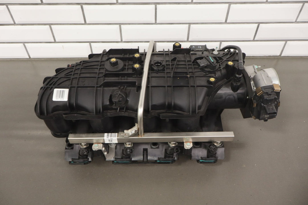 2018 Chevrolet Express 2500 6.0L V8 Intake Manifold with Fuel OEM