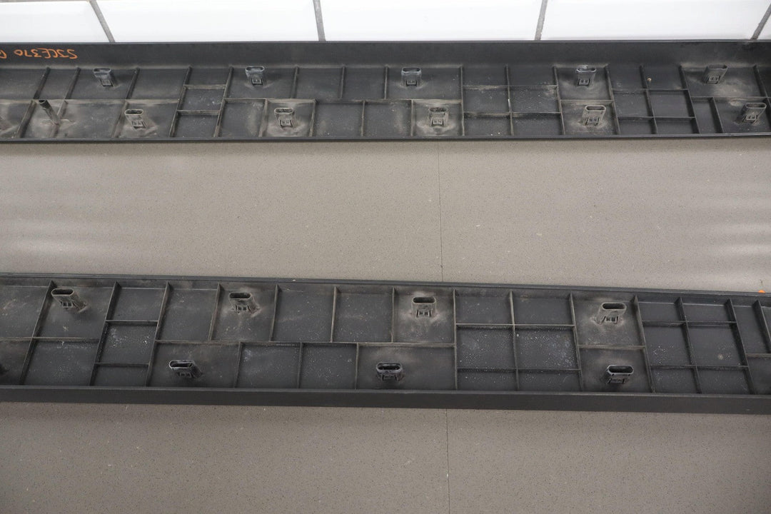 2018 Chevy Colorado Extended Cab Long Bed Trim Moldings Top Pair Left/Right