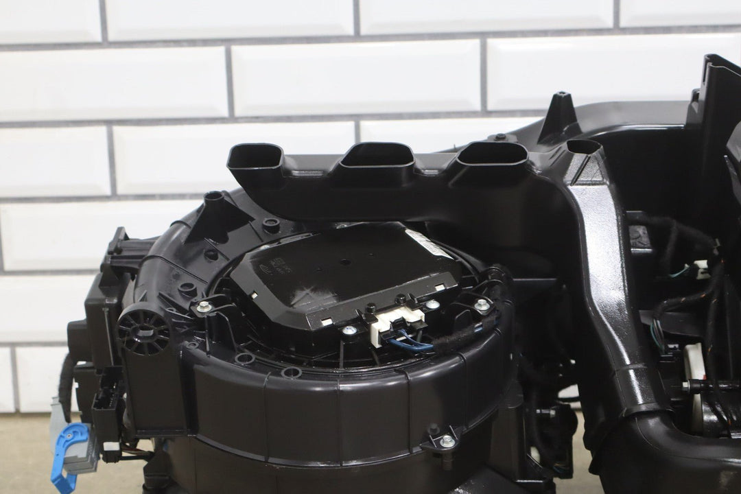 2018 Chrysler Pacifica Hybrid OEM Heater Housing Heater Box Assembly