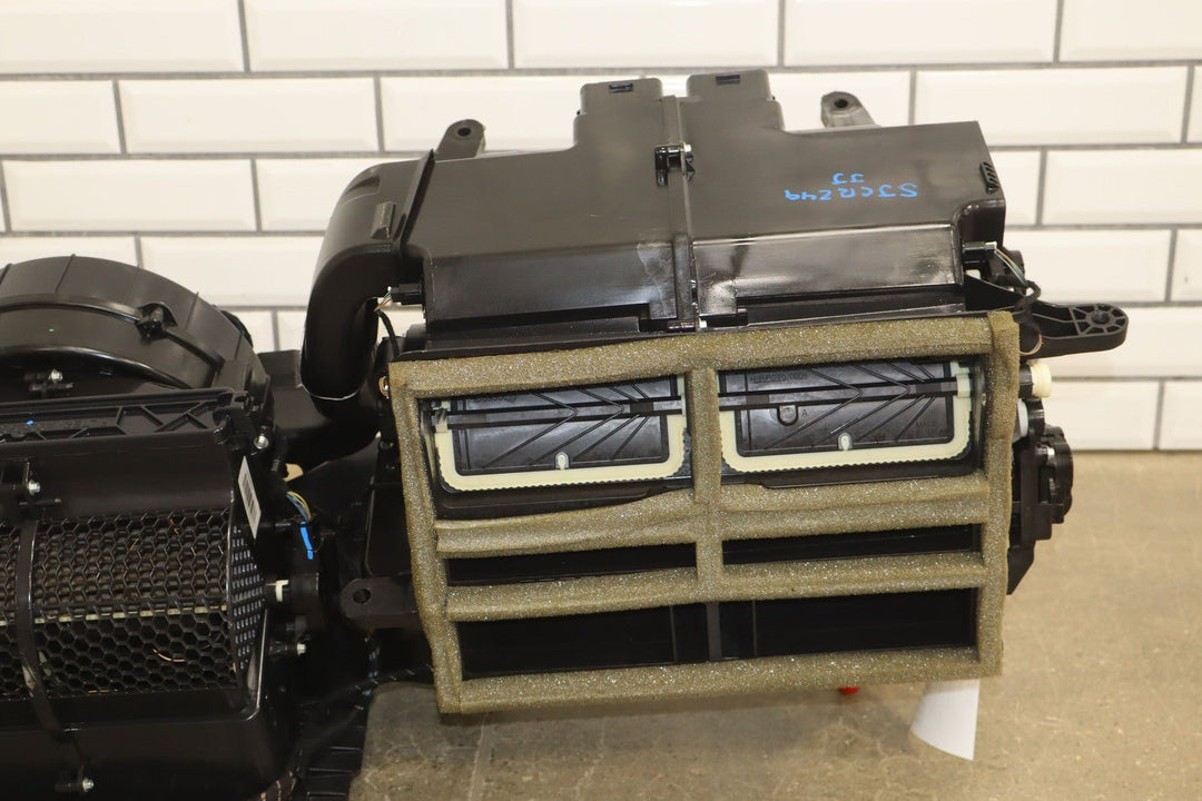 2018 Chrysler Pacifica Hybrid OEM Heater Housing Heater Box Assembly